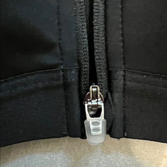 Black All in Motion front zipper racerback sports bra 38D high support adjust - Picture 10 of 17